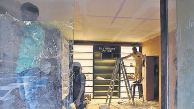 New liquor shops in the Delhi opened from November 16 last year. (HT Archive) New liquor shops in the Delhi opened from November 16 last year. (HT Archive)