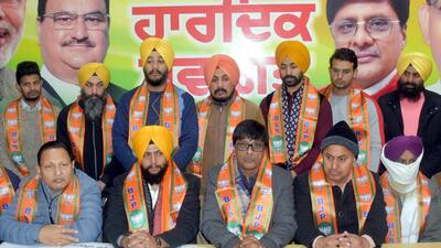 Responding to the allegations of SAD leaders that Gosha left the party with an eye on a BJP ticket from Ludhiana South, Gurdeep Gosha said he “joined the saffron party for development of the state” and tickets will be decided by the party high command (Gurpreet Singh/HT)