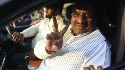 Dharam Singh Saini gestures outside his residence after resigning as a minister ahead of the UP assembly polls. (Deepak Gupta/HT) Dharam Singh Saini gestures outside his residence after resigning as a minister ahead of the UP assembly polls. (Deepak Gupta/HT)
