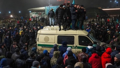 "A total of 1,925 participants of illegal rallies, looting and other crimes have been detained," the commandant's office said in a statement, adding that the security forces had seized many weapons and ammunition. (AFP Photo) "A total of 1,925 participants of illegal rallies, looting and other crimes have been detained," the commandant's office said in a statement, adding that the security forces had seized many weapons and ammunition. (AFP Photo)