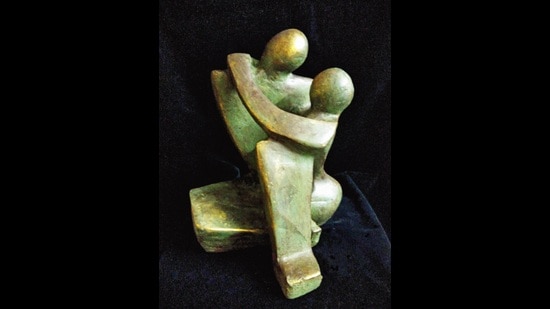 Sheela Chamaria’s table sculpture, Moment captures a couple sharing a moment.