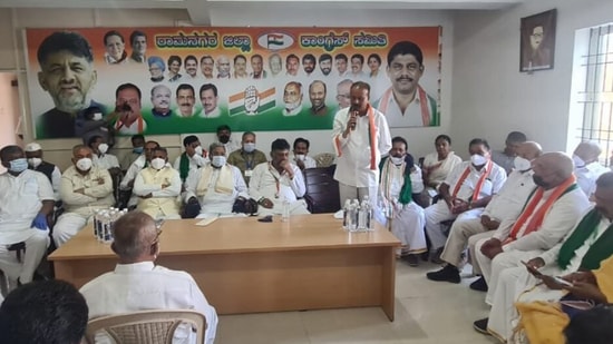 Karnataka Congress leaders held a meeting on Thursday to discuss the future course of the agitation (ANI).