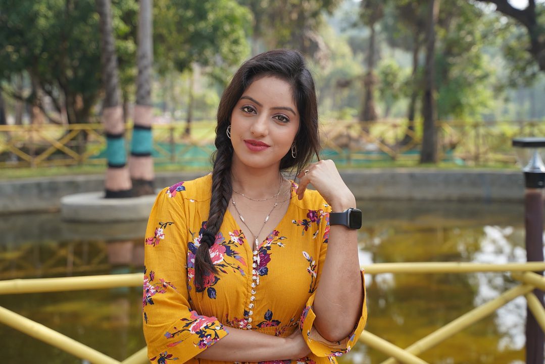 Til gur ghya god god bola! Deepika Singh, Shrenu Parikh, Neha Bhasin & other TV celebs share who they wish to give the laddus Til gur ghya god god bola! Deepika Singh, Shrenu Parikh, Neha Bhasin & other TV celebs share who they wish to give the laddus