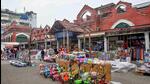 New Market in Kolkata saw a reduced footfall amid concern over spread of Covid-19 on Friday. The Calcutta HC on Friday directed the West Bengal election commission to consider postponing the January 22 civic polls. (PTI) New Market in Kolkata saw a reduced footfall amid concern over spread of Covid-19 on Friday. The Calcutta HC on Friday directed the West Bengal election commission to consider postponing the January 22 civic polls. (PTI)