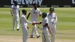 Cricket - Third Test - South Africa v India - Newlands Cricket Ground, Cape Town, South Africa - January 14, 2022 India's Virat Kohli shakes hands with South Africa's Temba Bavuma after the match REUTERS/Sumaya Hisham(REUTERS)