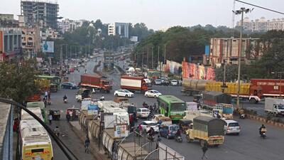 Traffic at Katraj chowk, one of the blackspots in the city prone to fatal accidents indentified by Pune traffic police as per 2021 accident data, on Friday. (RAVINDRA JOSHI/HT)