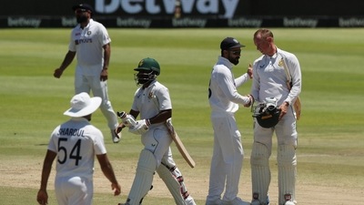 India's Virat Kohli shakes hands with South Africa's Rassie van der Dussen after South Africa won the match. (REUTERS)