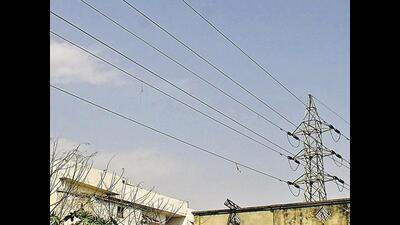 Three jawans of Seema Shashatra Bal (SSB) were electrocuted and nine others injured at Birpur in Bihar’s Supaul district on Friday after they came in contact with a high tension wire passing over their camp, SSB officials said. (Picture for representation) Three jawans of Seema Shashatra Bal (SSB) were electrocuted and nine others injured at Birpur in Bihar’s Supaul district on Friday after they came in contact with a high tension wire passing over their camp, SSB officials said. (Picture for representation)