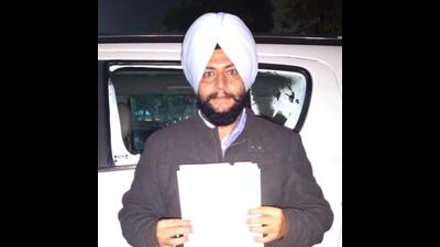 Former Ludhiana president of YAD Gurdeep Gosha suspects that opposition parties are behind the threat calls (HT PHOTO)
