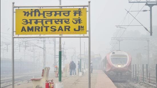 In Punjab, Bathinda reeled under intense cold and recorded a low of 4.2°C, while Amritsar recorded a minimum temperature of 7.8°C.