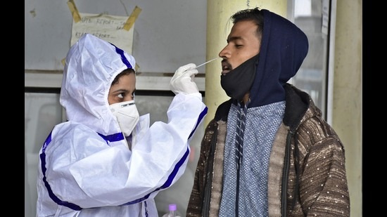 After the latest spike, Covid cases have climbed to 94,619, of which 2,134 patients have succumbed to the virus, and 86,729 patients have recovered. (Harsimar Pal Singh/HT)