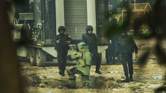 NSG bomb disposal squad diffusing the explosion at Ghazipur flower market in East Delhi after the recovery of an unattended bag. (Raj K Raj/Hindustan Times)