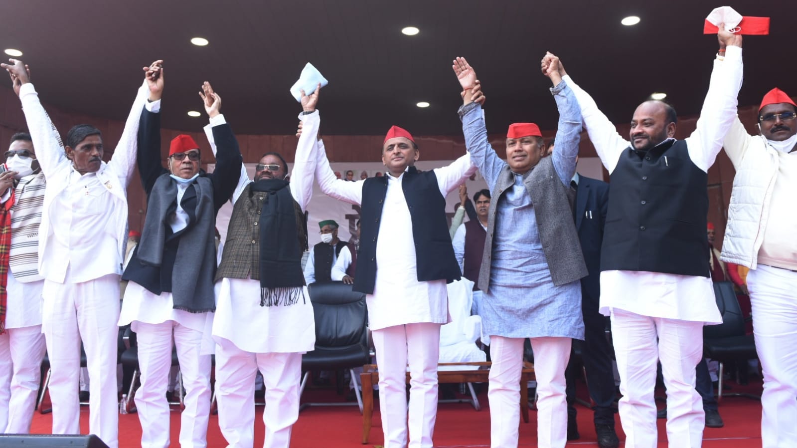 Former UP ministers and BJP MLAs join the Samajwadi Party on Friday. (Deepak Gupta/HT Photo)