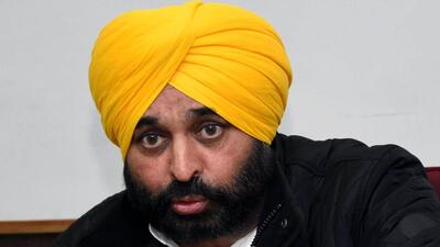Aam Aadmi Party (AAP) Punjab MP Bhagwant Mann addresses a press conference, in Chandigarh. (ANI)