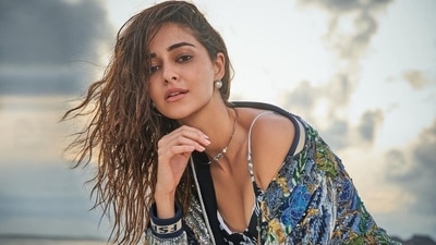 Ananya Panday's pics in printed bikini sets fire on the Internet: Shanaya Kapoor and Maheep Kapoor react Ananya Panday's pics in printed bikini sets fire on the Internet: Shanaya Kapoor and Maheep Kapoor react