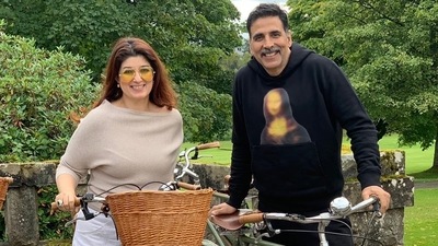 Twinkle Khanna and Akshay Kumar clocked their 21st wedding anniversary. Twinkle Khanna and Akshay Kumar clocked their 21st wedding anniversary.