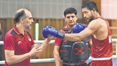 Santiago Nieva trains Ashish Kumar at the National Institute of Sports in Patiala (Vipin Kumar/HT PHOTO)