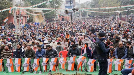 Jammu: Congress supporters during a public rally at Khour village near Jammu, Sunday, Dec. 26, 2021. (PTI Photo)(PTI12_26_2021_000054B) (PTI) Jammu: Congress supporters during a public rally at Khour village near Jammu, Sunday, Dec. 26, 2021. (PTI Photo)(PTI12_26_2021_000054B) (PTI)