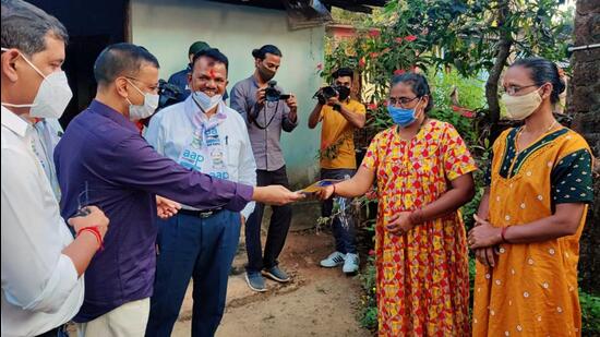 AAP convener and Delhi chief minister Arvind Kejriwal at a door-to-door campaign in Shiroda,South Goa on Sunday. (ANI)