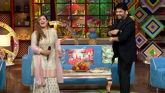 Kapil Sharma and Jaspinder Narula on The Kapil Sharma Show.