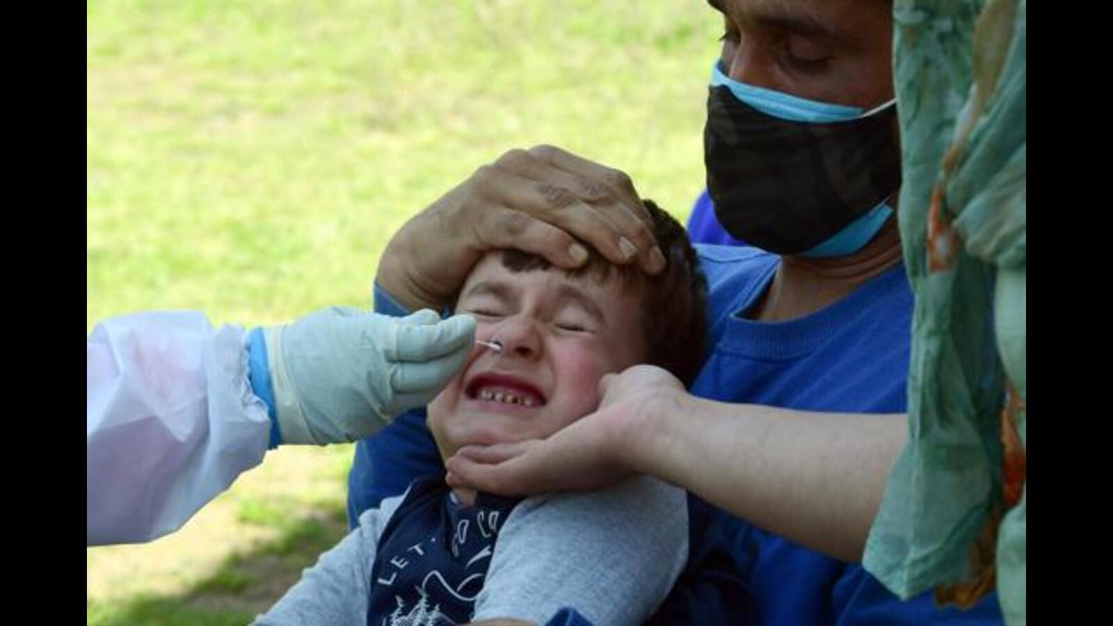 Jammu and Kashmir sees 2,827 Covid cases, five deaths; Srinagar records