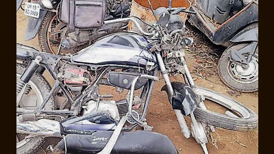 The complainant, Pankaj Kumar said he had been following the trio, who worked as labourers, on a separate bike when he saw a private bus coming from Lakhowal hit the bike. This is the second such incident to take place in Ludhiana in two days. (HT Photo) The complainant, Pankaj Kumar said he had been following the trio, who worked as labourers, on a separate bike when he saw a private bus coming from Lakhowal hit the bike. This is the second such incident to take place in Ludhiana in two days. (HT Photo)