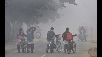 The minimum temperature in Ludhiana on Monday was 9.3°C, while the average temperature hovered around 17°C. (HT File)