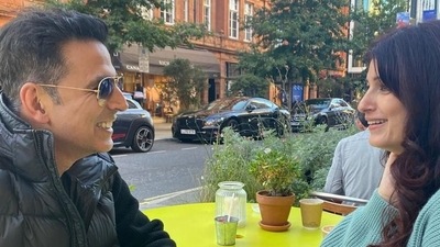 Akshay Kumar shared a photo with Twinkle Khanna on their 21st anniversary. Akshay Kumar shared a photo with Twinkle Khanna on their 21st anniversary.