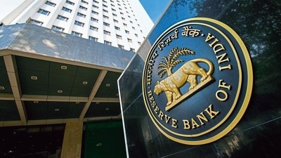 Amidst upbeat consumer and business confidence and an uptick in bank credit, aggregate demand conditions stay resilient while on the supply front, rabi sowing has exceeded last year's level and the normal acreage, it noted. (Livemint file photo ) Amidst upbeat consumer and business confidence and an uptick in bank credit, aggregate demand conditions stay resilient while on the supply front, rabi sowing has exceeded last year's level and the normal acreage, it noted. (Livemint file photo )