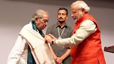PM Narendra Modi shared a throwback picture with Pandit Birju Maharaj. PM Narendra Modi shared a throwback picture with Pandit Birju Maharaj. 
