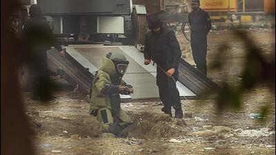According to the officials, the IED found in an unclaimed bag at the entrance of the flower market contained RDX and ammonium nitrate apart from the timer device, NSG said in its report. (Raj K Raj/HT) According to the officials, the IED found in an unclaimed bag at the entrance of the flower market contained RDX and ammonium nitrate apart from the timer device, NSG said in its report. (Raj K Raj/HT)