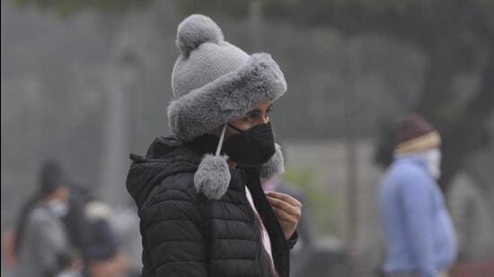 With the maximum temperature remaining 9.1°C below normal, Chandigarh also recorded second severe cold day in a row. (HT Photo)