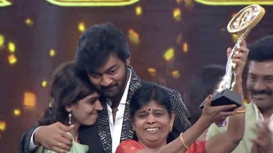 Raju Jeyamohan with his family after the Bigg Boss Tamil win.