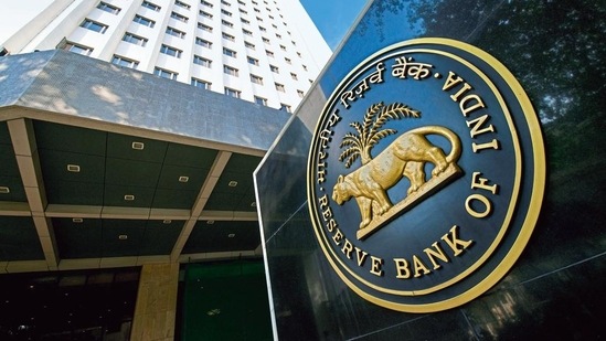 Amidst upbeat consumer and business confidence and an uptick in bank credit, aggregate demand conditions stay resilient while on the supply front, rabi sowing has exceeded last year's level and the normal acreage, it noted.(Livemint file photo ) Amidst upbeat consumer and business confidence and an uptick in bank credit, aggregate demand conditions stay resilient while on the supply front, rabi sowing has exceeded last year's level and the normal acreage, it noted.(Livemint file photo )