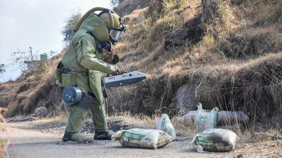 IED recovered with cash on Indo-Pak border on January 14, 2022.&nbsp;(HT PHOTO)