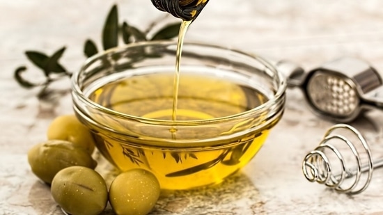 2. Regular oiling: Regular oiling can provide the much-needed nourishment to our hair. Regular or periodic hair oiling can help strengthen your hair. Oil your hair twice or thrice for best results.(Pixabay)