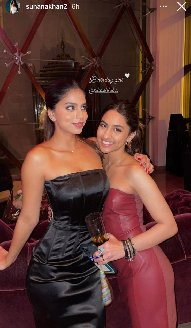 Suhana Khan shared a picture with Alia Chhiba on Instagram Stories.&nbsp;