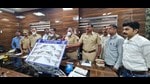 The Pimpri-Chinchwad crime branch officials seized 14 pistols and eight live cartridges from a gang of dacoits who were arrested two weeks ago in Pune. (HT PHOTO) The Pimpri-Chinchwad crime branch officials seized 14 pistols and eight live cartridges from a gang of dacoits who were arrested two weeks ago in Pune. (HT PHOTO)