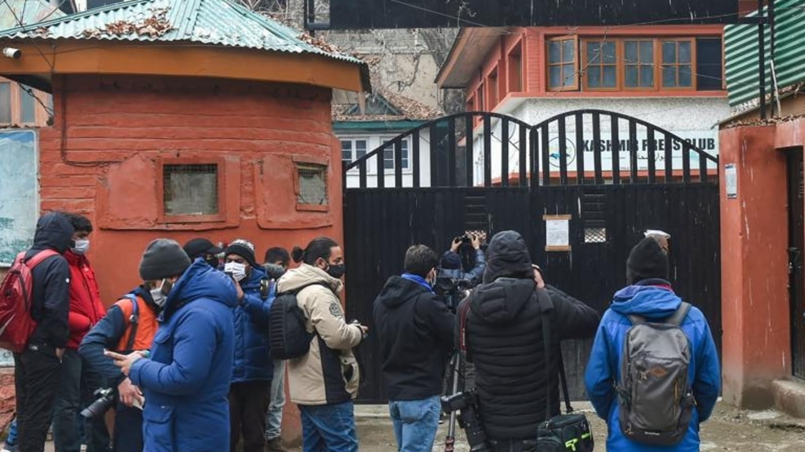 Kashmir Press Club closure worst kind of state heavy handedness: Editors Guild