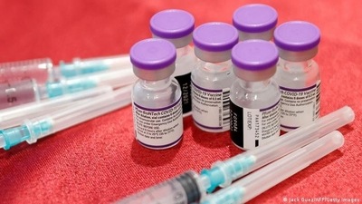 Israel's Sheba Medical Centre said it carried out the first study on fourth boosters and the Omicron variant (Jack Guez/AFP/Getty Images) Israel's Sheba Medical Centre said it carried out the first study on fourth boosters and the Omicron variant (Jack Guez/AFP/Getty Images)