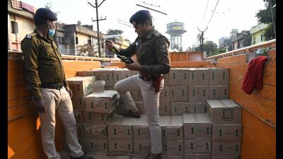 Liquor prohibition law is in force since April 2016 in Bihar. (Santosh Kumar/HT photo) Liquor prohibition law is in force since April 2016 in Bihar. (Santosh Kumar/HT photo)