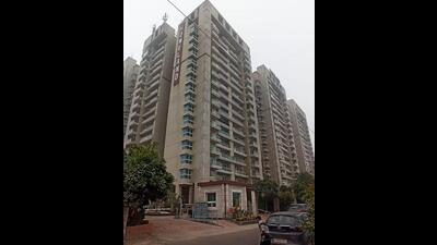 The Enforcement Directorate (ED) raided the apartment of Punjab chief minister Charanjit Singh Channi’s nephew Bhupinder Singh in the Homeland Heights complex (above) in Mohali on Tuesday morning. (Ravi Kumar/HT) The Enforcement Directorate (ED) raided the apartment of Punjab chief minister Charanjit Singh Channi’s nephew Bhupinder Singh in the Homeland Heights complex (above) in Mohali on Tuesday morning. (Ravi Kumar/HT)
