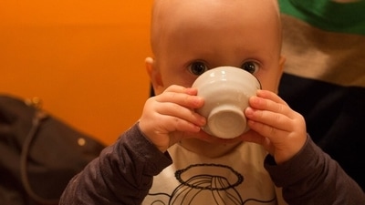 It is important to keep your child hydrated as it will help reduce cold and flu symptoms and make them feel better. There is a possibility that your child might not feel as thirty, but it’s important to encourage them to drink plenty of fluids. (Pixabay) It is important to keep your child hydrated as it will help reduce cold and flu symptoms and make them feel better. There is a possibility that your child might not feel as thirty, but it’s important to encourage them to drink plenty of fluids. (Pixabay)