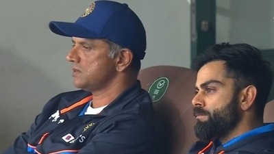 Rahul Dravid and Virat Kohli in the dressing room during 2nd Test at Wanderers. (Twitter) Rahul Dravid and Virat Kohli in the dressing room during 2nd Test at Wanderers. (Twitter)