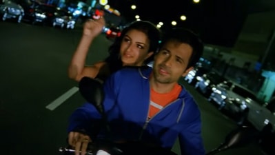 Soha Ali Khan and Emraan Hashmi in a still from Tum Mile.