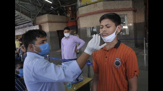 The 12 deaths have pushed the Uttar Pradesh’s toll to 22,984 while the tally of active Covid infections reached 1,01,114. (File photo) The 12 deaths have pushed the Uttar Pradesh’s toll to 22,984 while the tally of active Covid infections reached 1,01,114. (File photo)