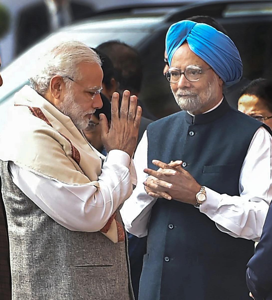 Prime Minister Narendra Modi with former PM Manmohan Singh. (HT File Photo)