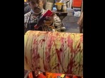 A man preparing the 90 kg roller ice-cream at an eatery in Kamla Nagar, Delhi. (instagram/@thefoodieshub) A man preparing the 90 kg roller ice-cream at an eatery in Kamla Nagar, Delhi. (instagram/@thefoodieshub)