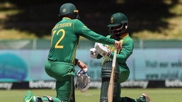 Cricket - First One Day International - South Africa v India - Boland Park, Paarl, South Africa - January 19, 2022 South Africa's Temba Bavuma with Rassie van der Dussen during play REUTERS/Sumaya Hisham(REUTERS)