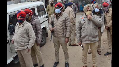 Police at the spot where Lok Insaaf Party, Congress workers got into a clash in Ludhiana on Wednesday. (Gurpreet Singh/HT) Police at the spot where Lok Insaaf Party, Congress workers got into a clash in Ludhiana on Wednesday. (Gurpreet Singh/HT)
